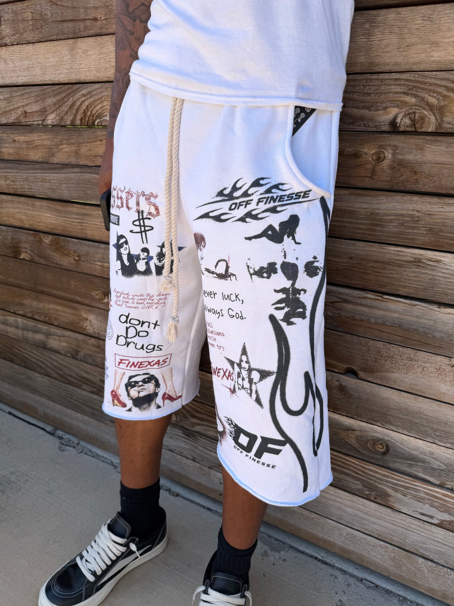 FINESSERS PRINTED SWEAT SHORTS - WHITE