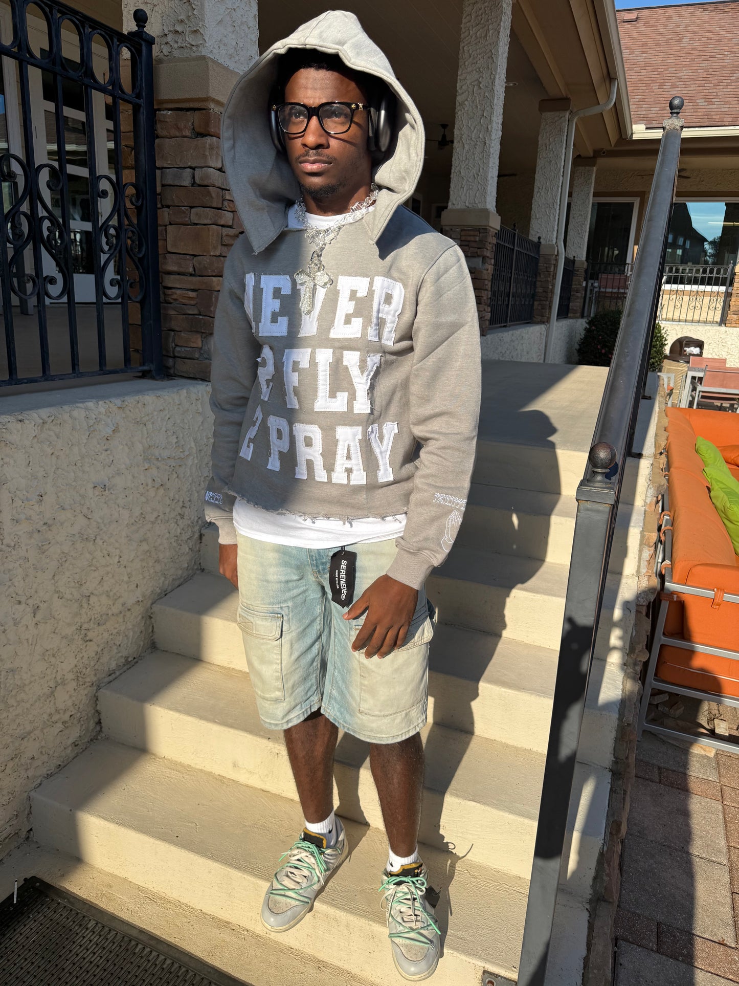 NEVER 2 FLY 2 PRAY (GREY) HOODIE