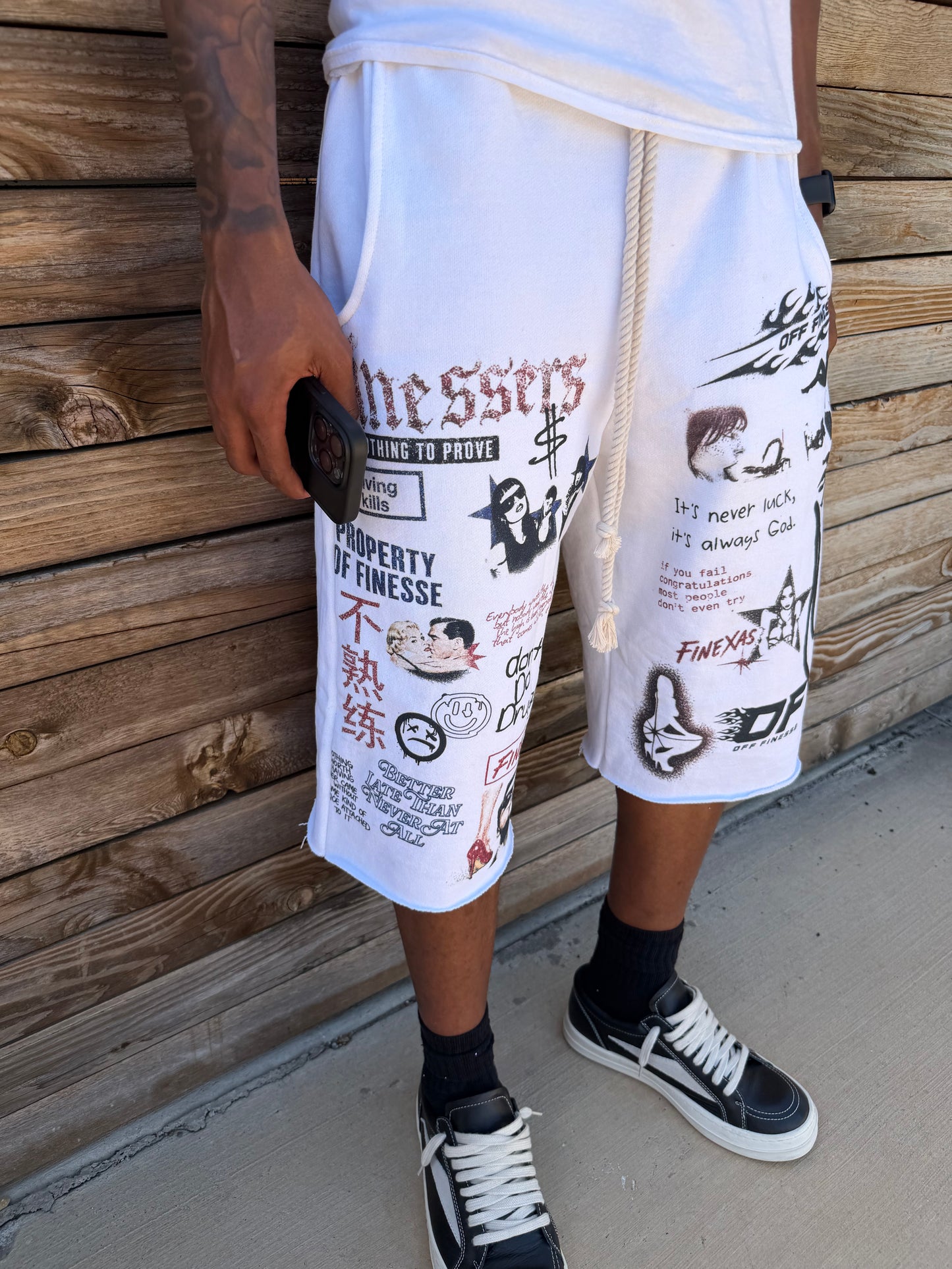 FINESSERS PRINTED SWEAT SHORTS - WHITE